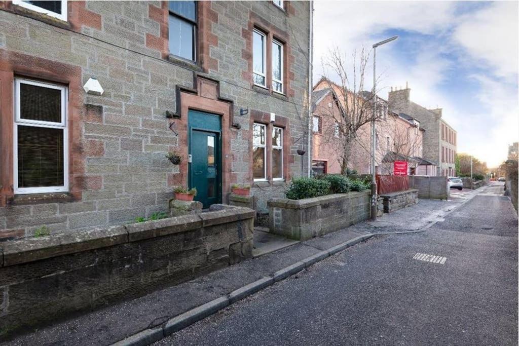 ☆ Quiet Ground Floor Apartment Near University ☆ Dundee Exterior photo